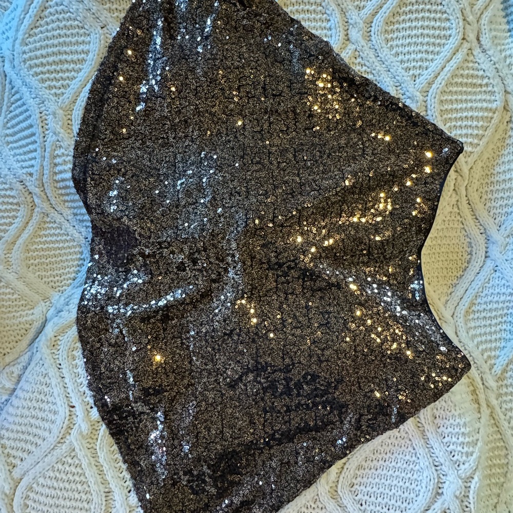 She + Sky Glittering Sequin Top - Picture 2 of 3